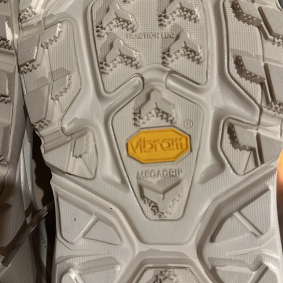 HOKA unisex KAHA 2 LOW GTX Gore-Tex Shifting Sand Eggnog Shoe - Picture 13 of 16